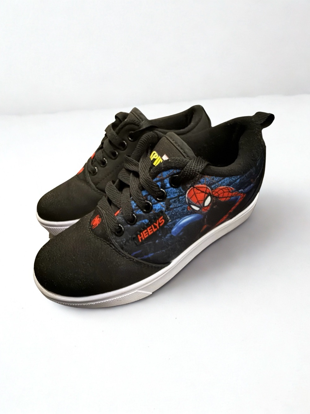 Heelys Marvel Spider-Man Pro 20 Wheeled Shoes Youth Size 2 EU 33 Sneakers